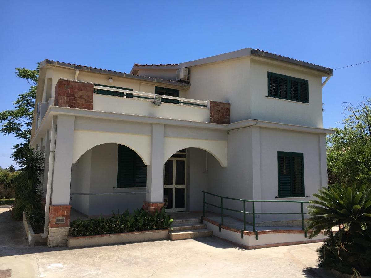 Villa Del Falso Pepe Avola Zewnętrze zdjęcie