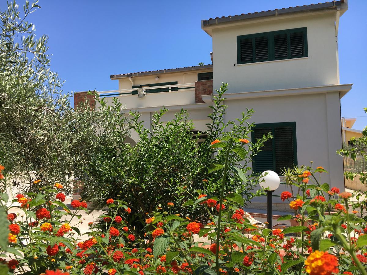 Villa Del Falso Pepe Avola Zewnętrze zdjęcie